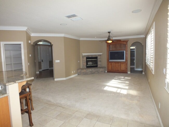Building Photo - 5/3 3386 sf El Dorado Hills Woodridge home