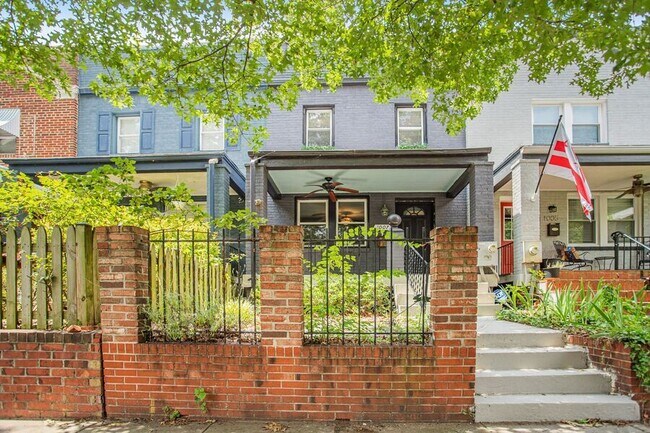 Primary Photo - 1007 15th St SE