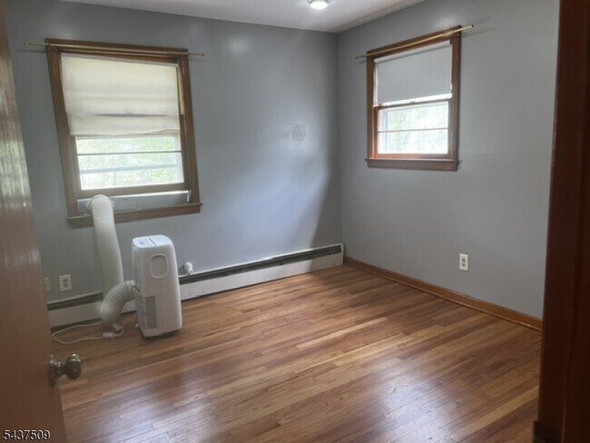 Building Photo - 42 Edgewood Ter.