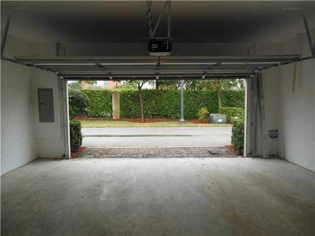 Building Photo - 8308 NW 9th Ave
