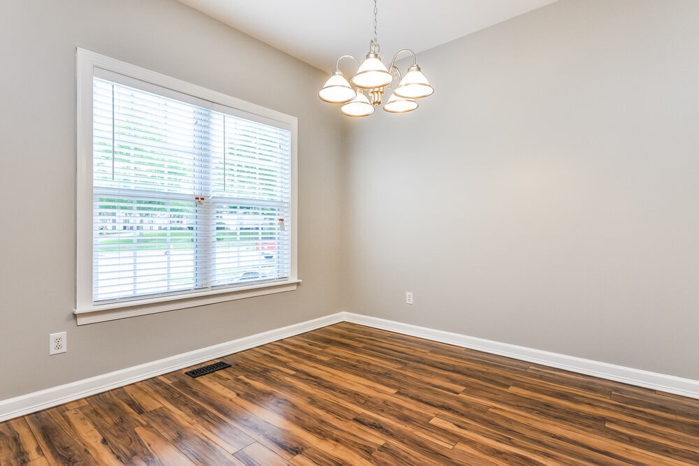 Building Photo - 909 Lotus Ln