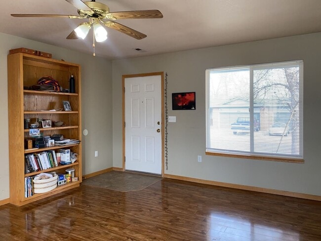 Building Photo - 3 Bed, 2 Bath Duplex in West Fort Collins close to Foothills