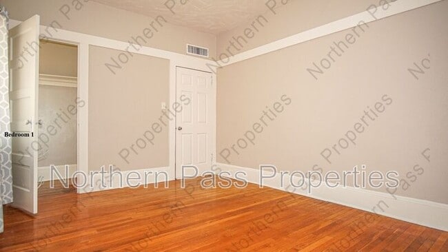 Building Photo - 7600 Franklin Dr