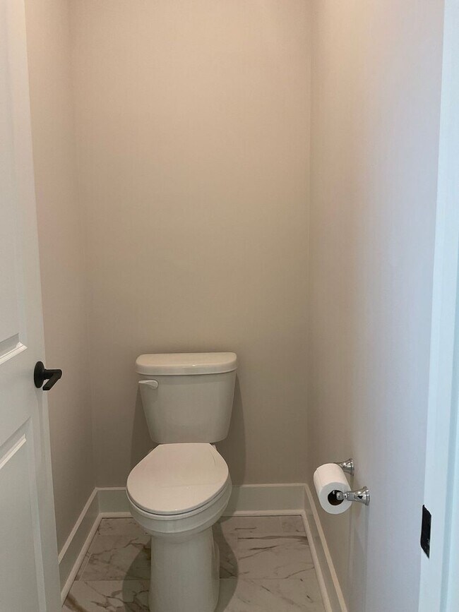 Building Photo - Welcome to this charming two-story townhome in the heart of Belmont, NC.