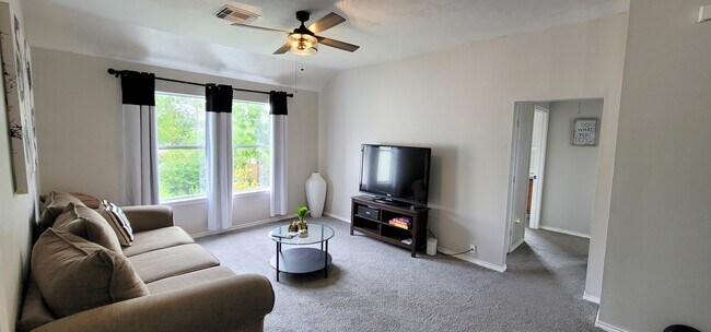 Building Photo - 4911 Pearce Lake Ct