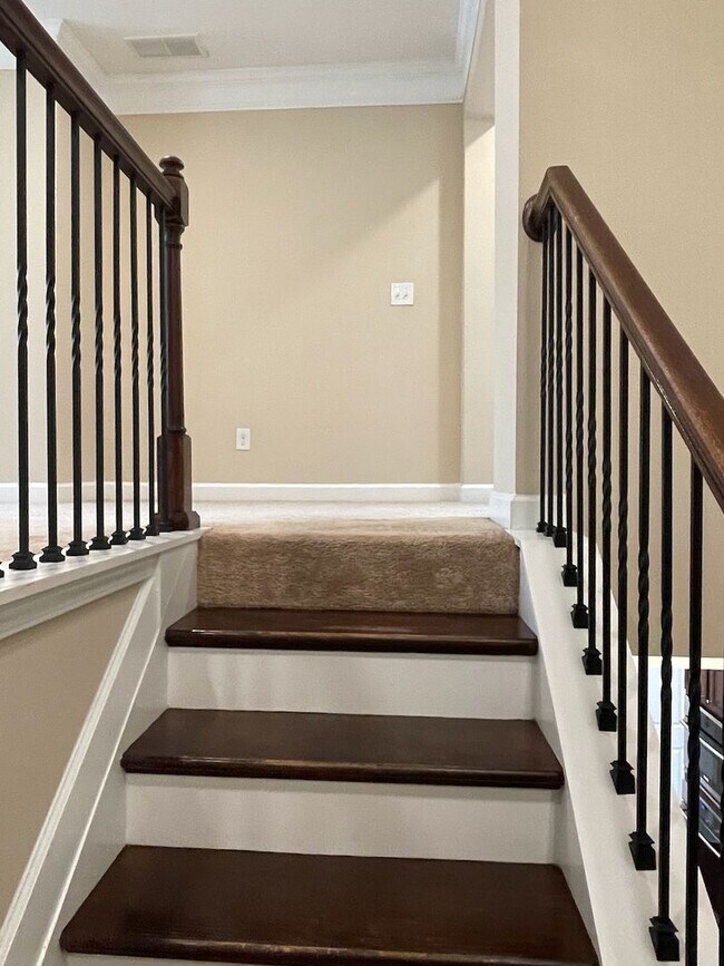 Building Photo - Large, Beautiful Home in Berkeley Hills Estate