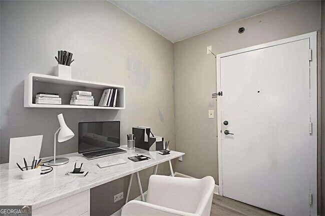 Building Photo - 620 Peachtree St NE