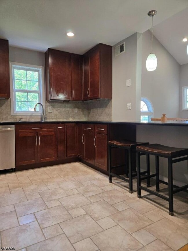 Building Photo - 313 Winthrop Dr