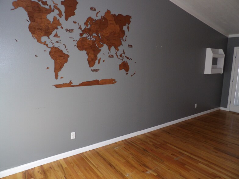 Building Photo - 5560 Sacramento Pl