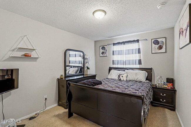 Building Photo - 14220 Firewood Dr