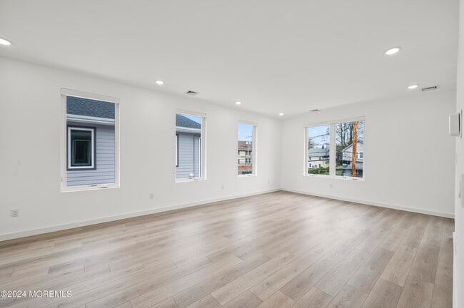 Building Photo - 912 Cookman Ave