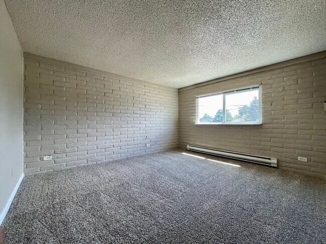 Building Photo - 141 McClure Ave