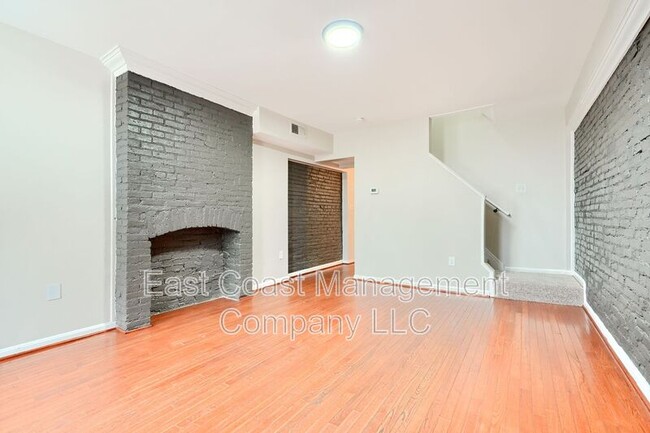 Building Photo - 2537 Woodbrook Ave