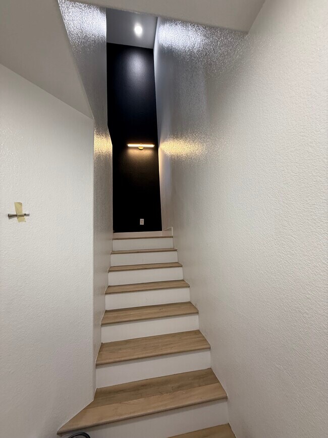 Building Photo - 6752 Lookout Lodge Ln