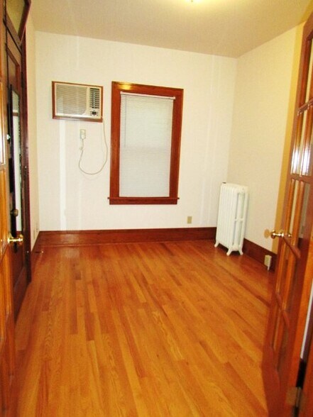 Building Photo - 220 State St