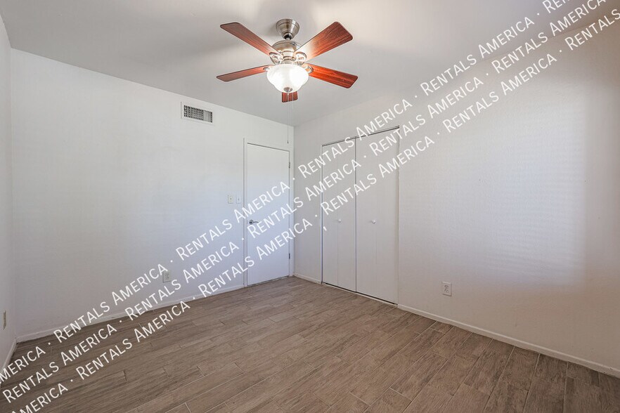 Building Photo - 913 W Jerome Cir