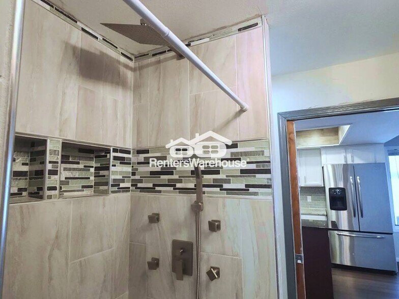 Building Photo - 765 US-63