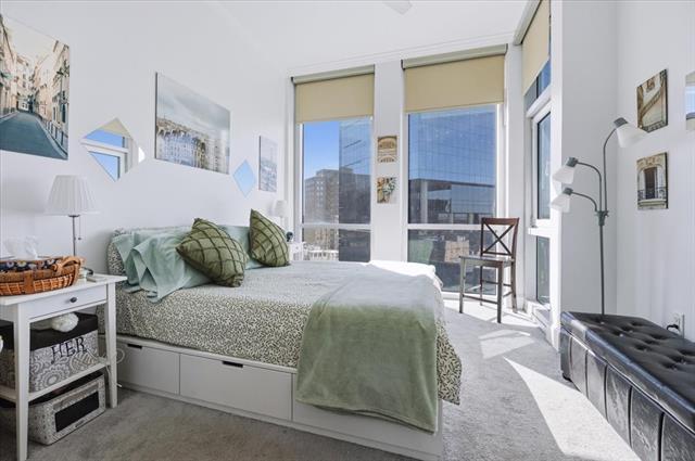 Building Photo - 500 Throckmorton St