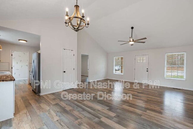 Building Photo - 1011 E Pruett Rd