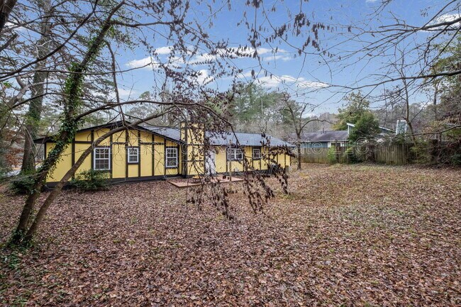 Building Photo - 4149 Oak Ferry Dr NE