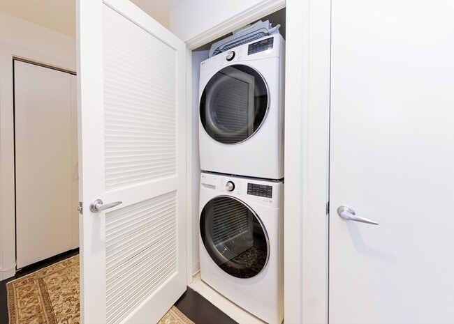 Building Photo - 29 Otis St