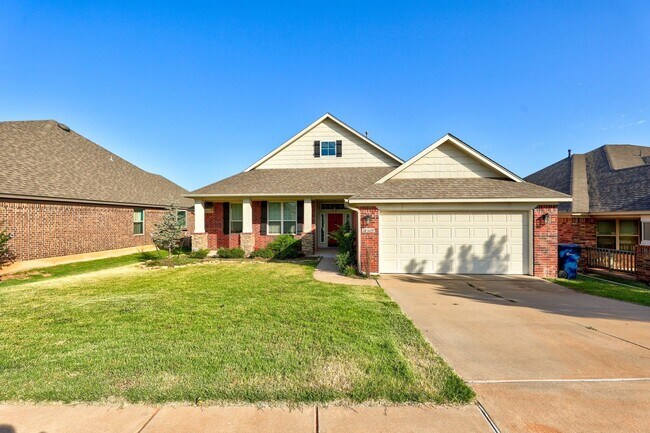 Building Photo - Desirable Home In Valencia Park!