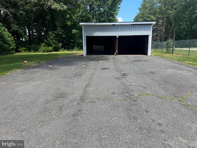 Building Photo - 7078 Token Valley Rd