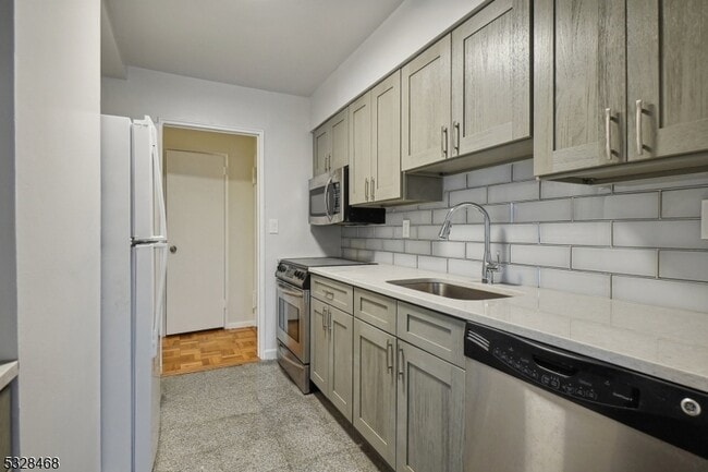 Building Photo - 377 S Harrison St
