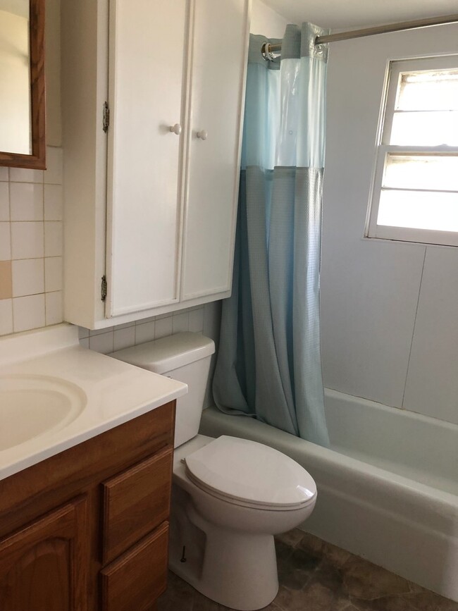 Building Photo - Newly Updated House in a Great Neighborhood!