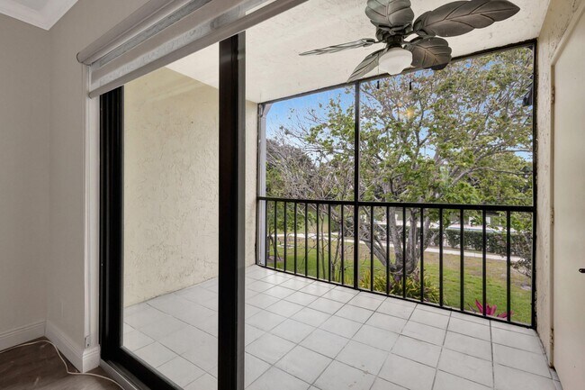 Building Photo - 3118 Florida Blvd