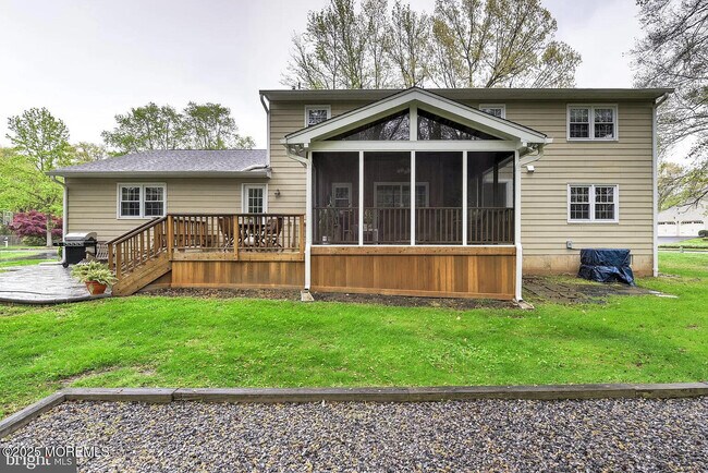 Building Photo - 19 Monterey Dr