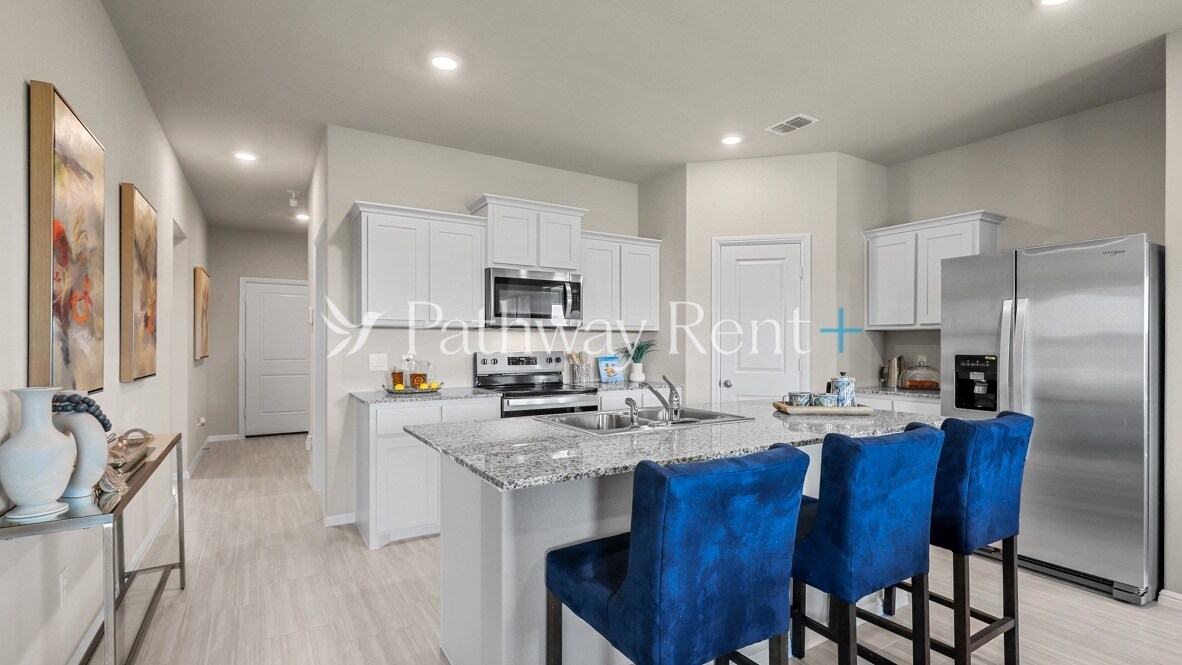 Building Photo - 9444 Golden Tree Ave