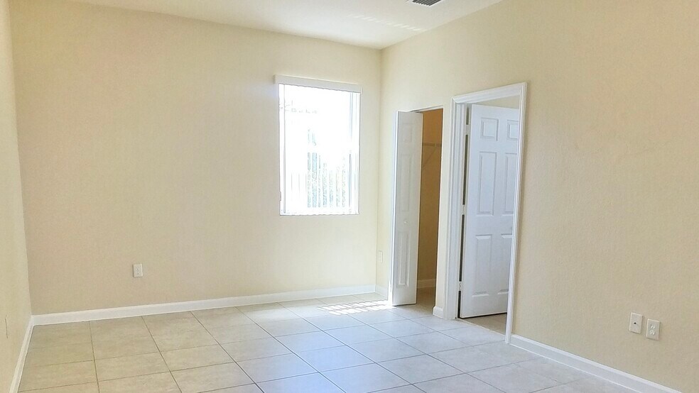 Building Photo - 9204 SW 170th Ct