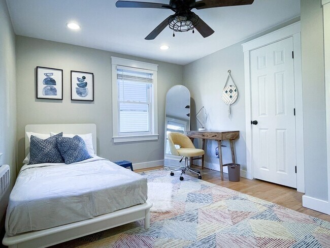 Building Photo - 83 Rockridge Rd