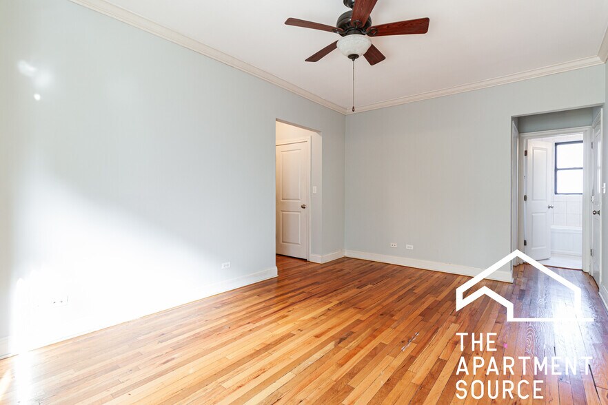 Building Photo - 736 W Addison St