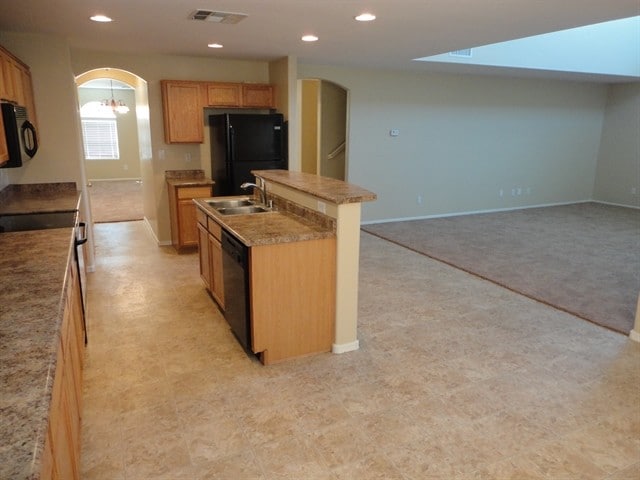 Building Photo - 10542 W La Reata Ave