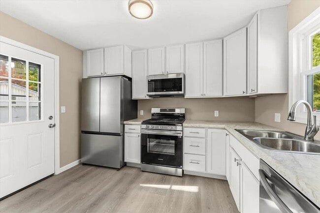 Building Photo - West Clark Street