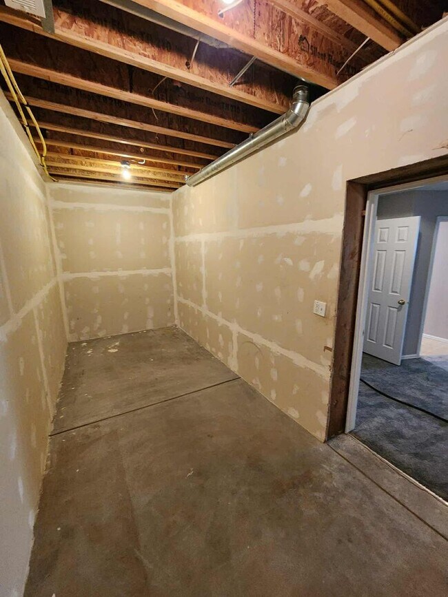 Building Photo - 710 Cima Vista Point