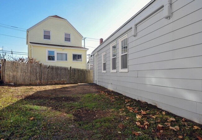 Building Photo - 3 Island Ave