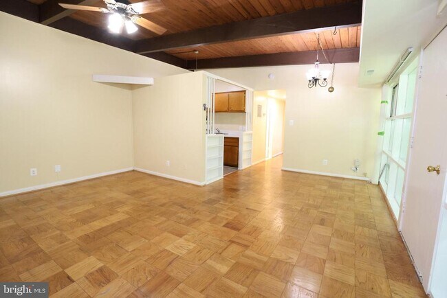 Building Photo - 4325 Americana Dr
