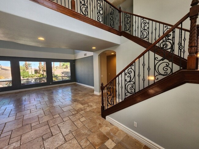 Building Photo - Beautifully Upgraded Southern Highlands Ga...
