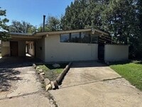 Building Photo - 2003 32nd St