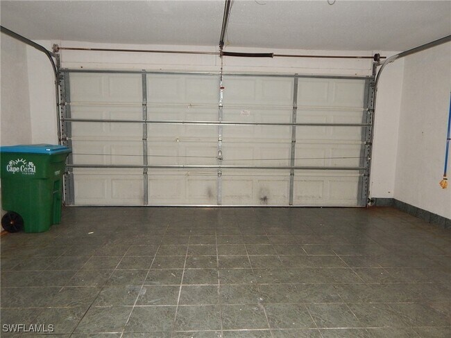 Building Photo - 424 SW 38th Pl