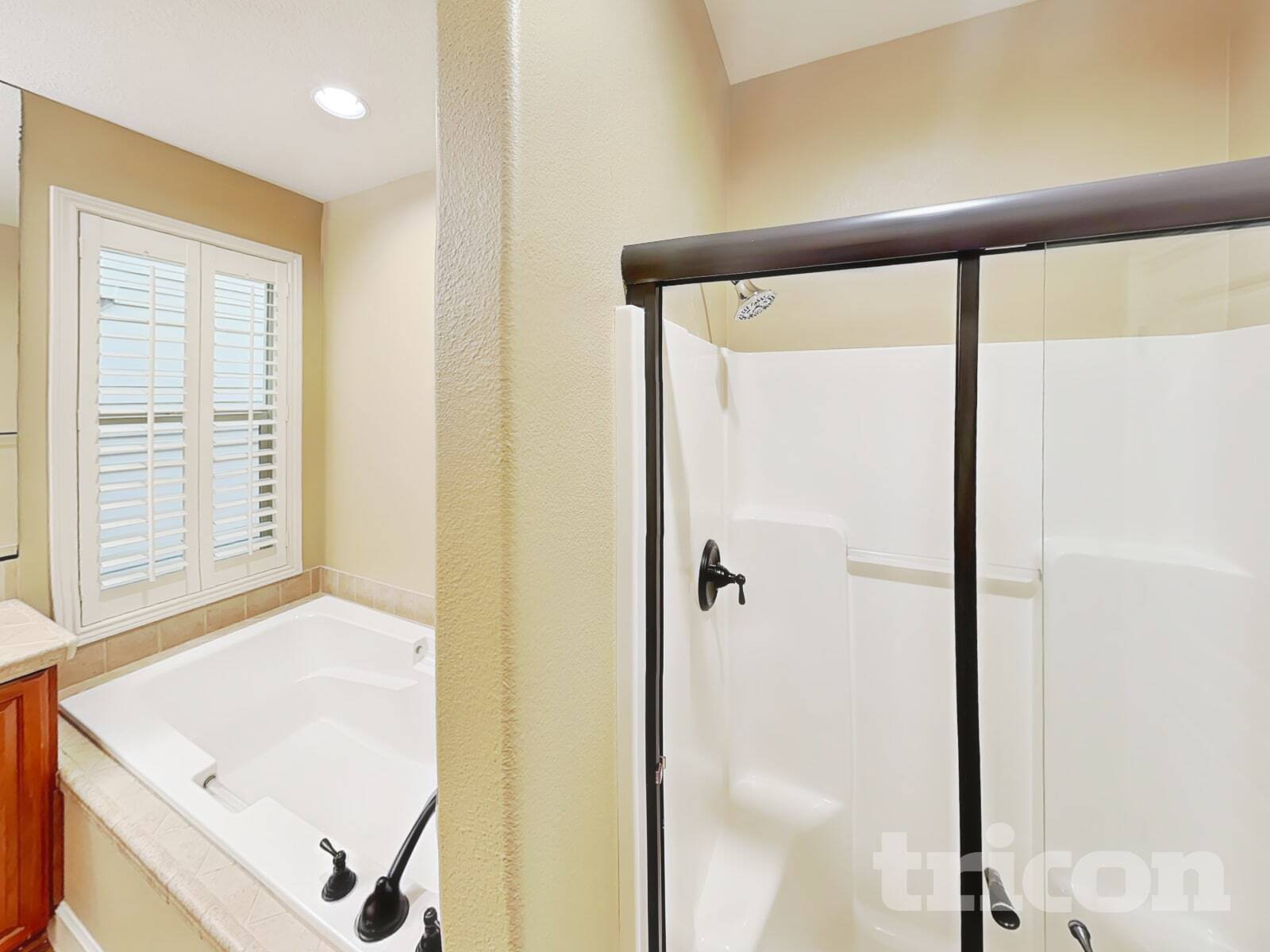 Building Photo - 29261 SW Charlotte Ln