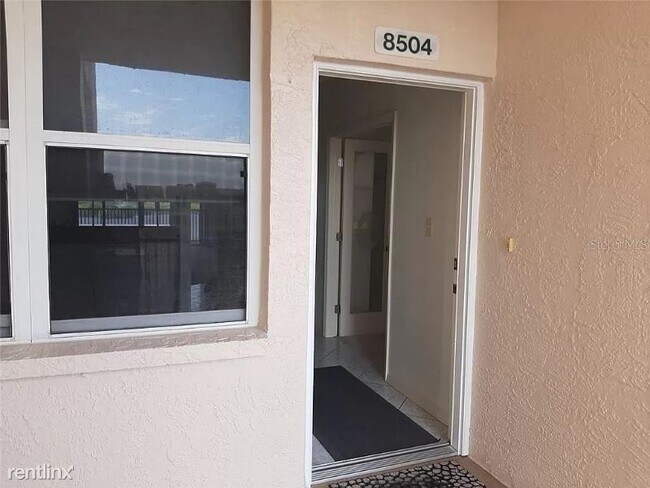 Building Photo - 6495 Shoreline Dr