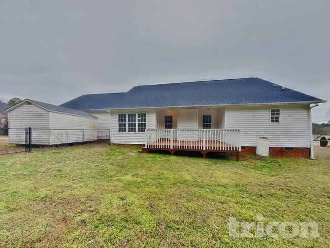 Building Photo - 46 Albemarle Dr