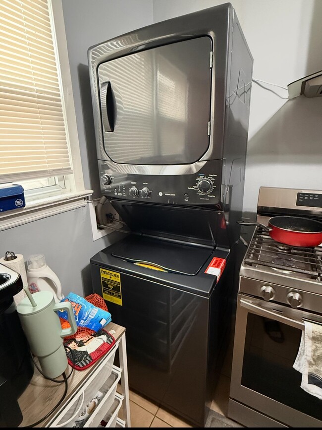 Building Photo - 82 W 27th St