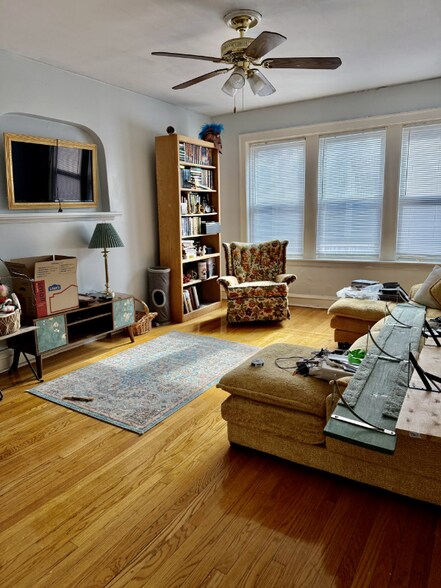 Building Photo - 5031 N Harding Ave