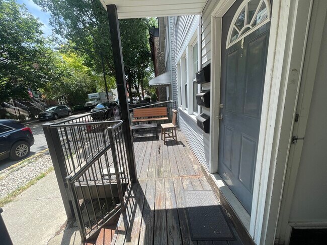Building Photo - 1828 N Bissell St
