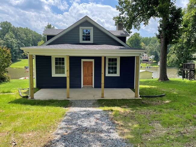 Building Photo - Lake Front House with Screened in Porch